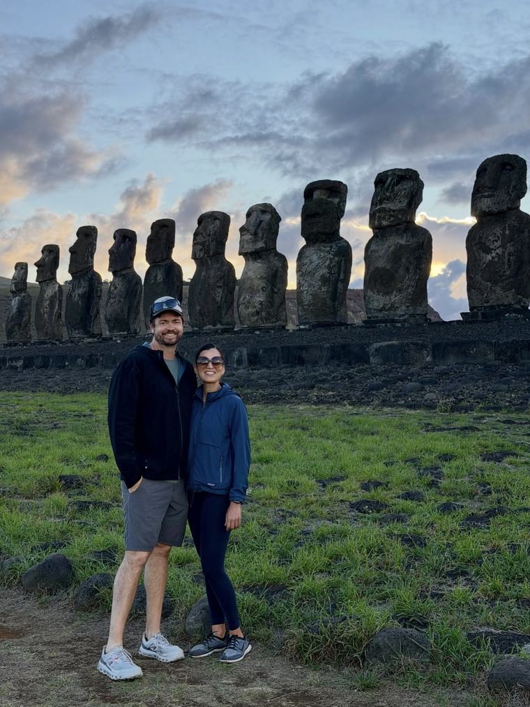 Couple before the Moai at Rapa Nui, Nayara Hangaroa